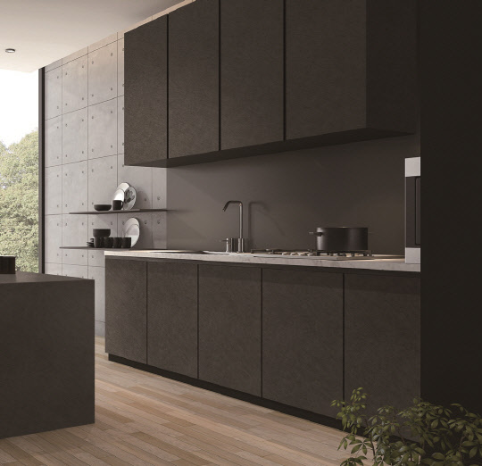 LG하우시스 세라믹 패턴 가구용 필름 에스-텍스쳐를 적용한 주방가구(싱크대). <LG하우시스 제공>